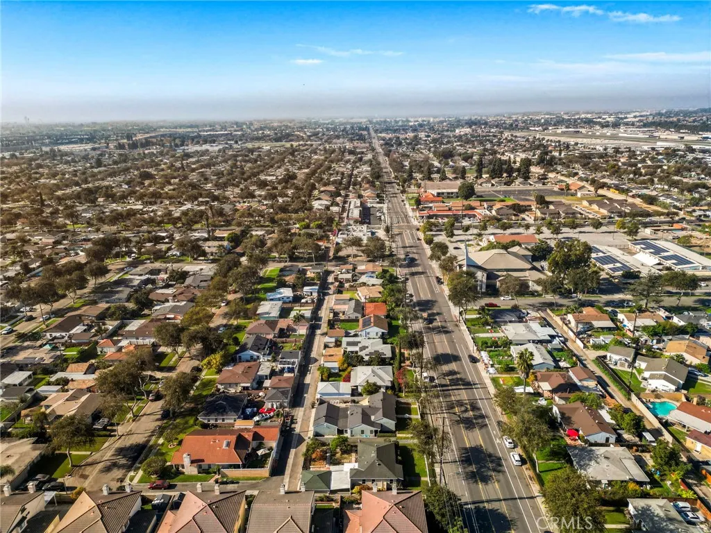 2100 W Valencia Drive