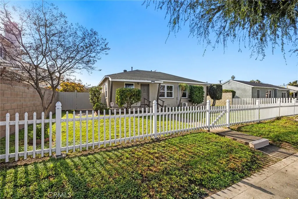 2100 W Valencia Drive