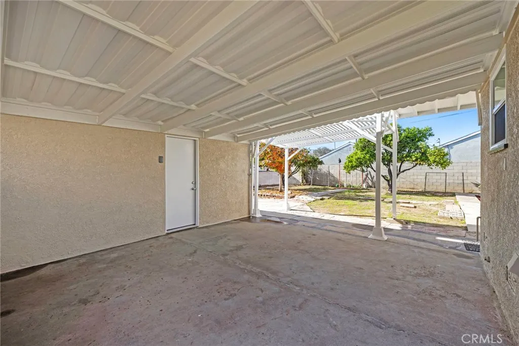 2100 W Valencia Drive
