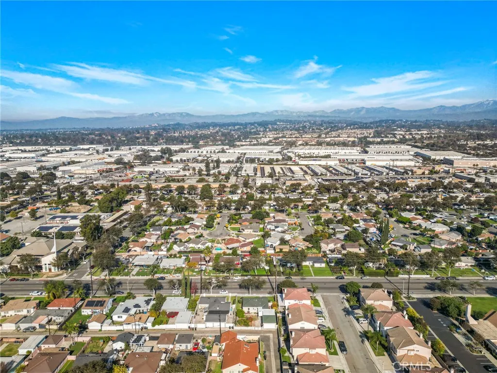 2100 W Valencia Drive