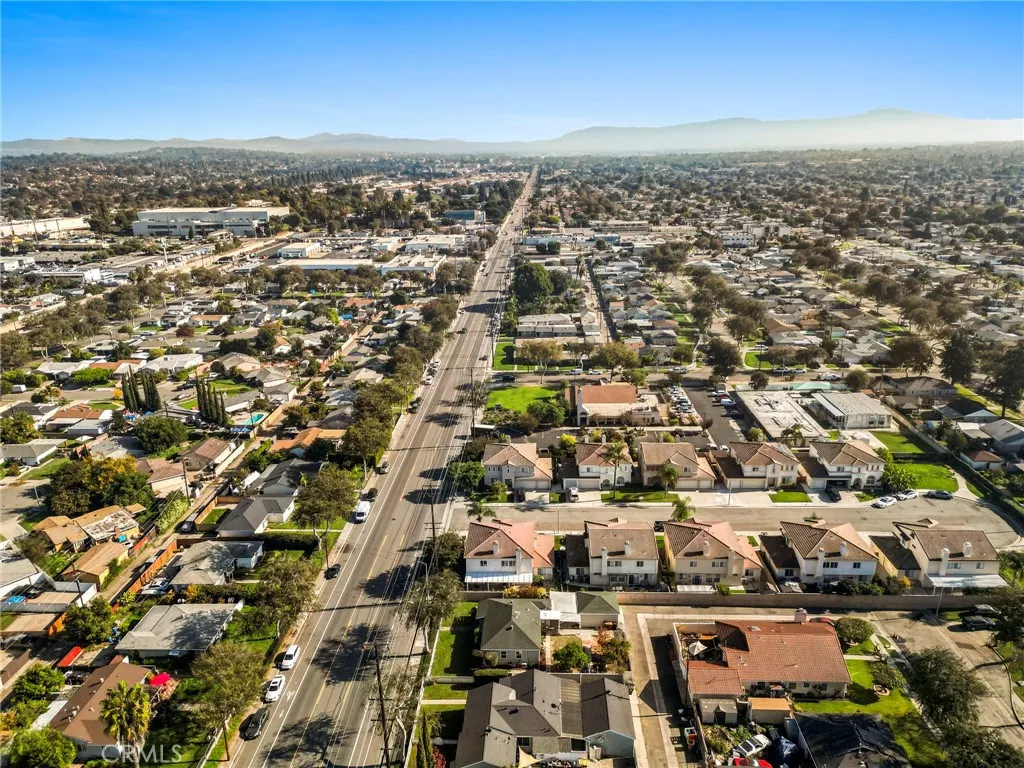 2100 W Valencia Drive