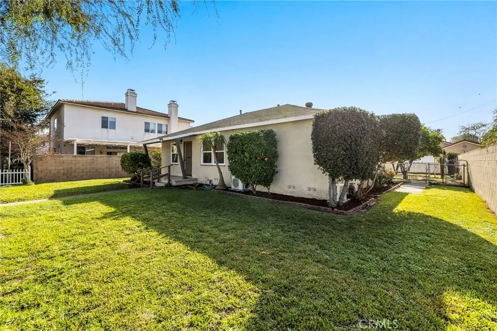 2100 W Valencia Drive