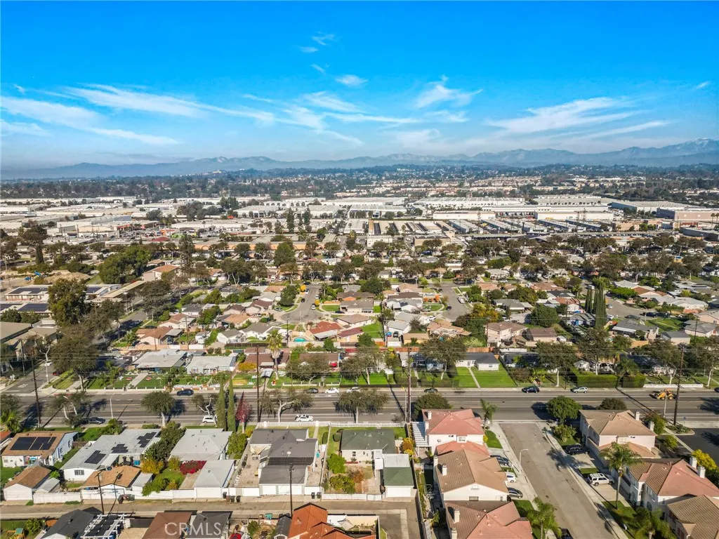 2100 W Valencia Drive