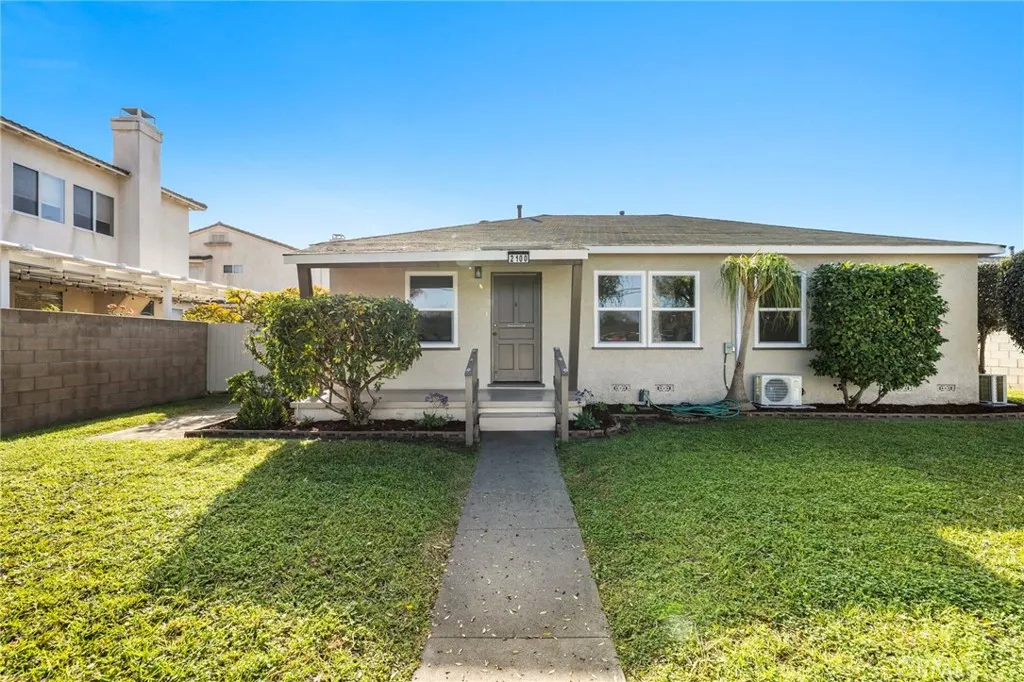 2100 W Valencia Drive