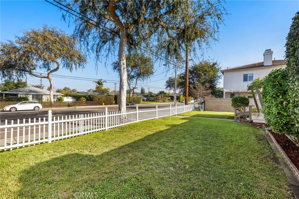 2100 W Valencia Drive