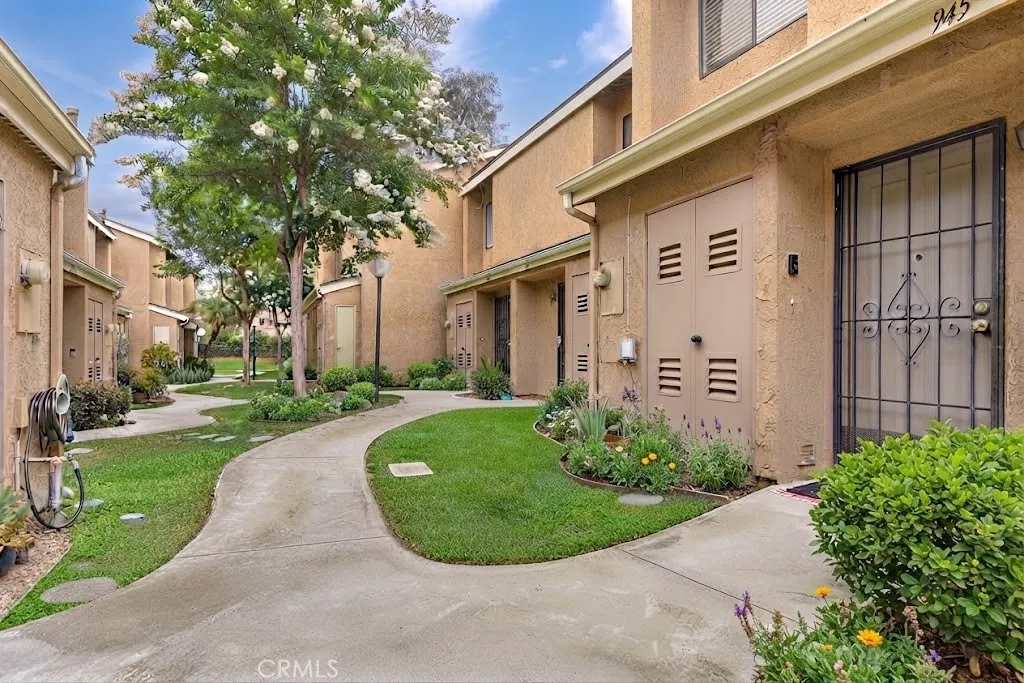 941 S Mountain