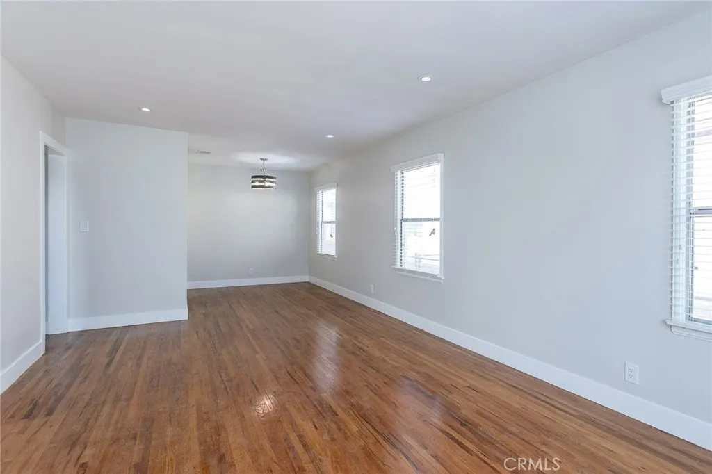 783 E Grand