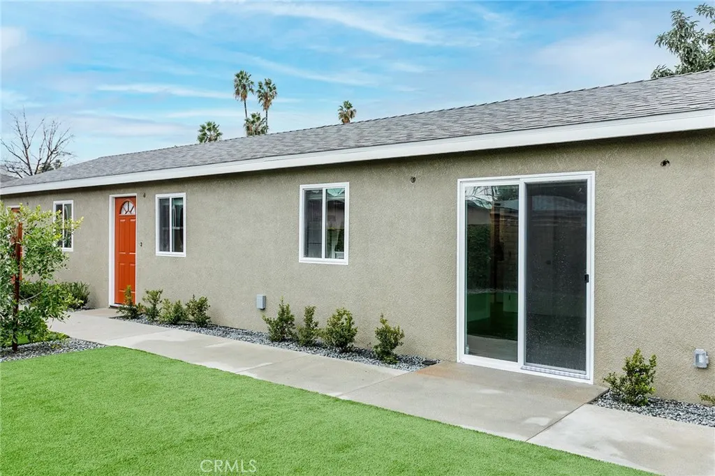 783 E Grand