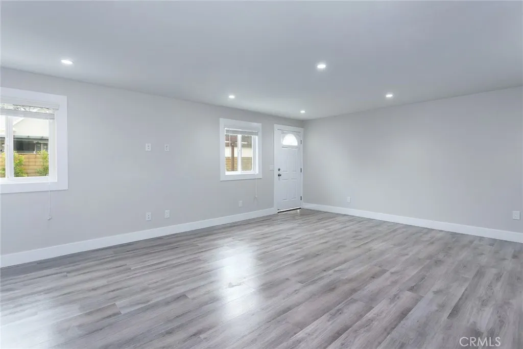 783 E Grand