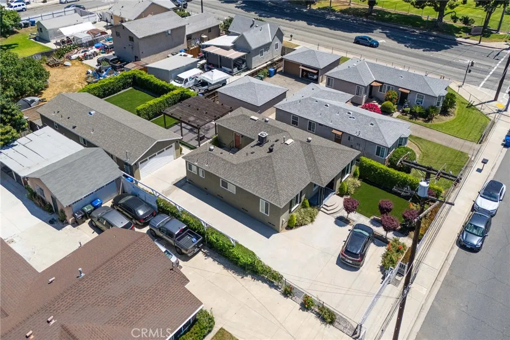 783 E Grand