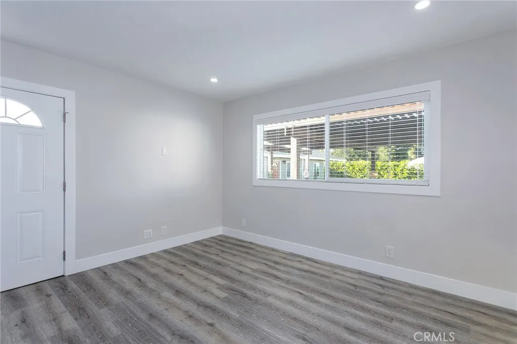 783 E Grand
