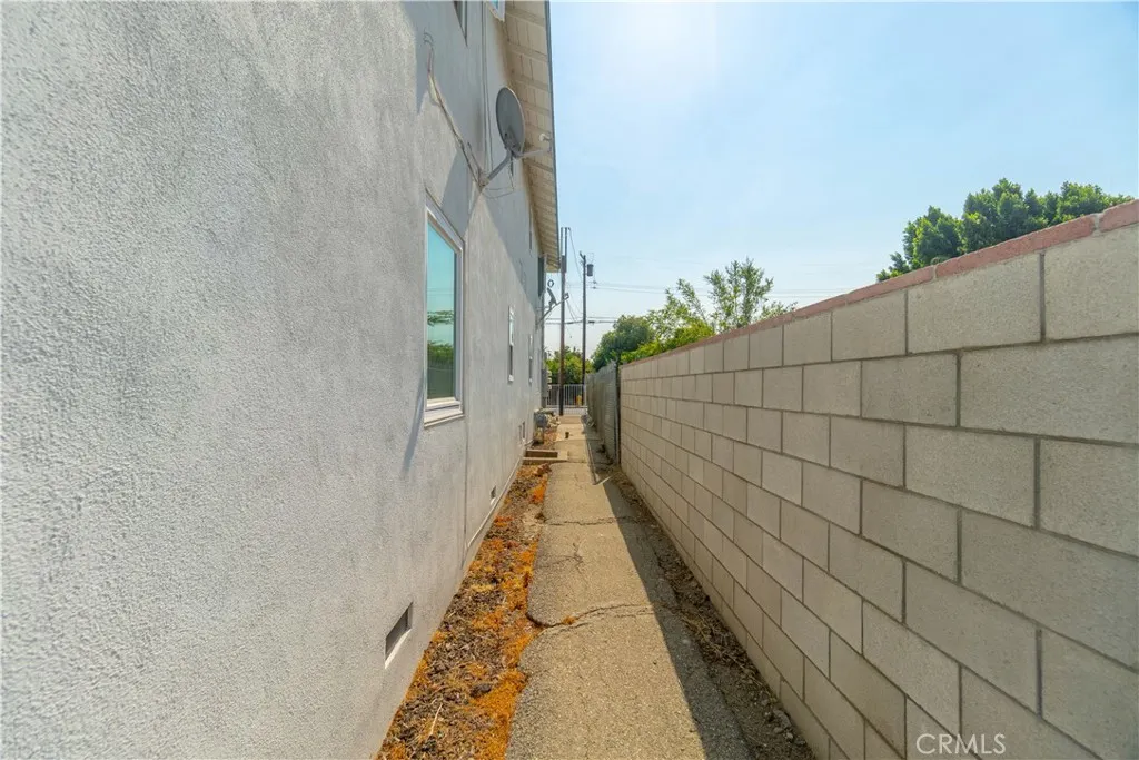 745 N Currier