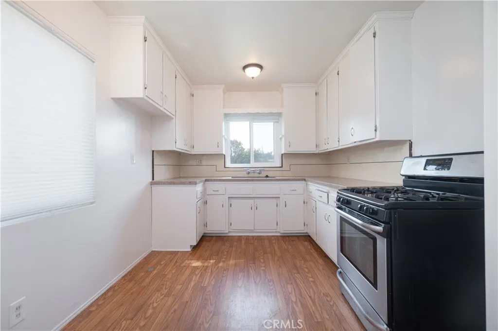 745 N Currier