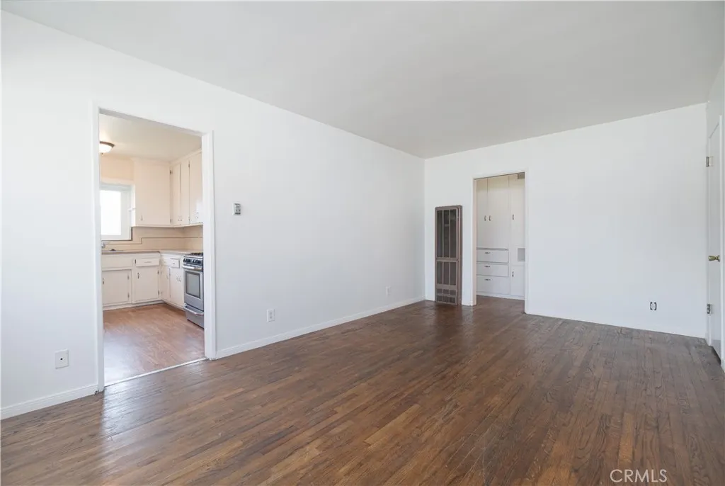 745 N Currier