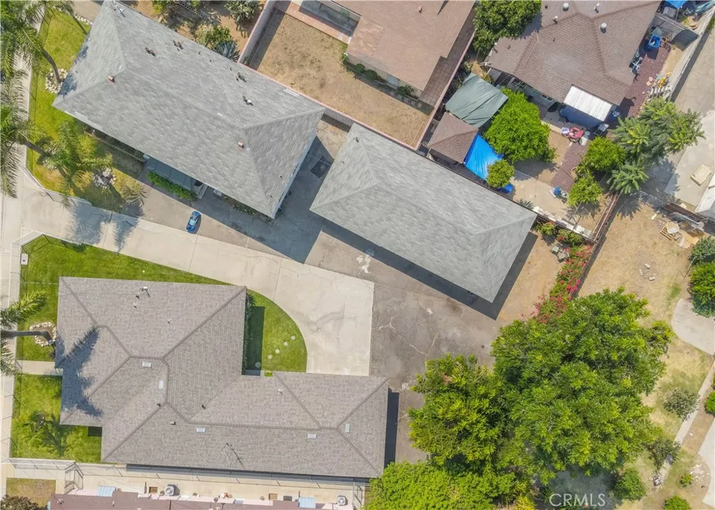 745 N Currier