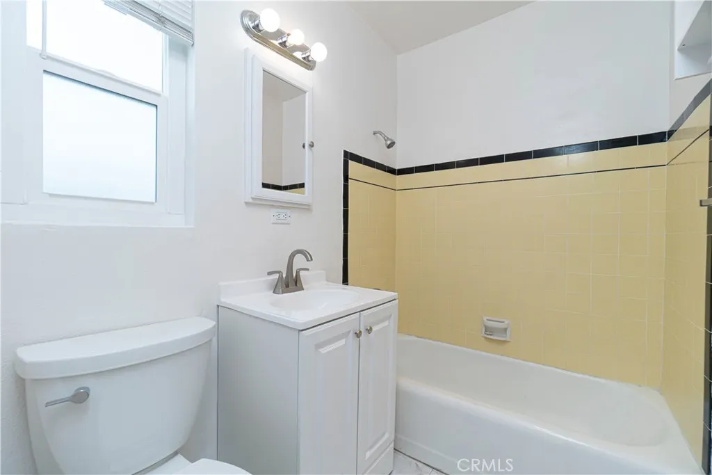 745 N Currier