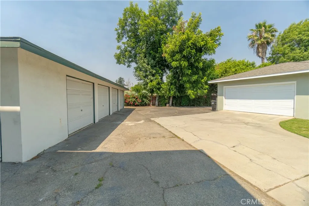 745 N Currier