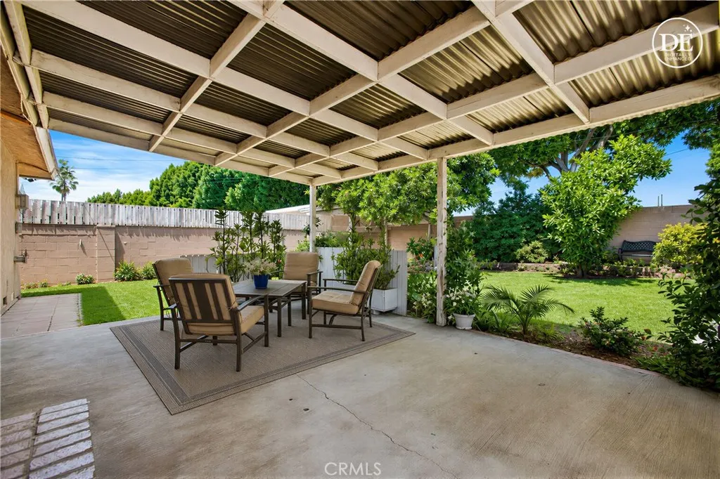 1911 W Palm