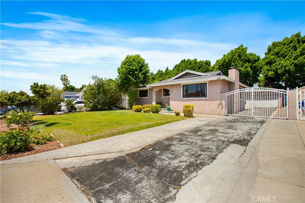1911 W Palm
