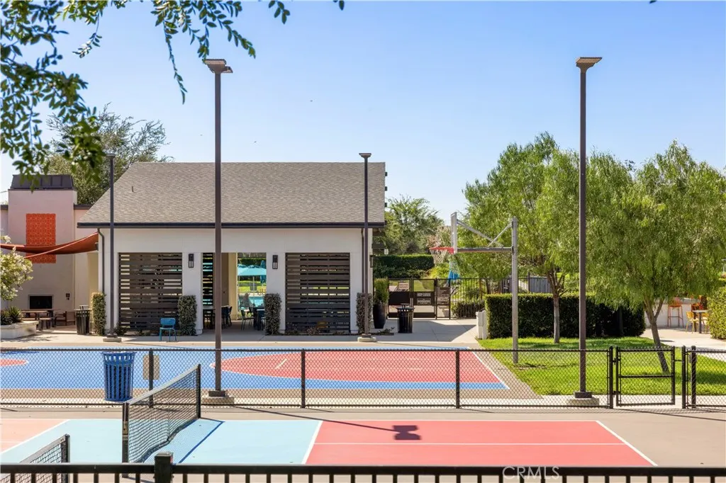 3363 E Pine Ridge