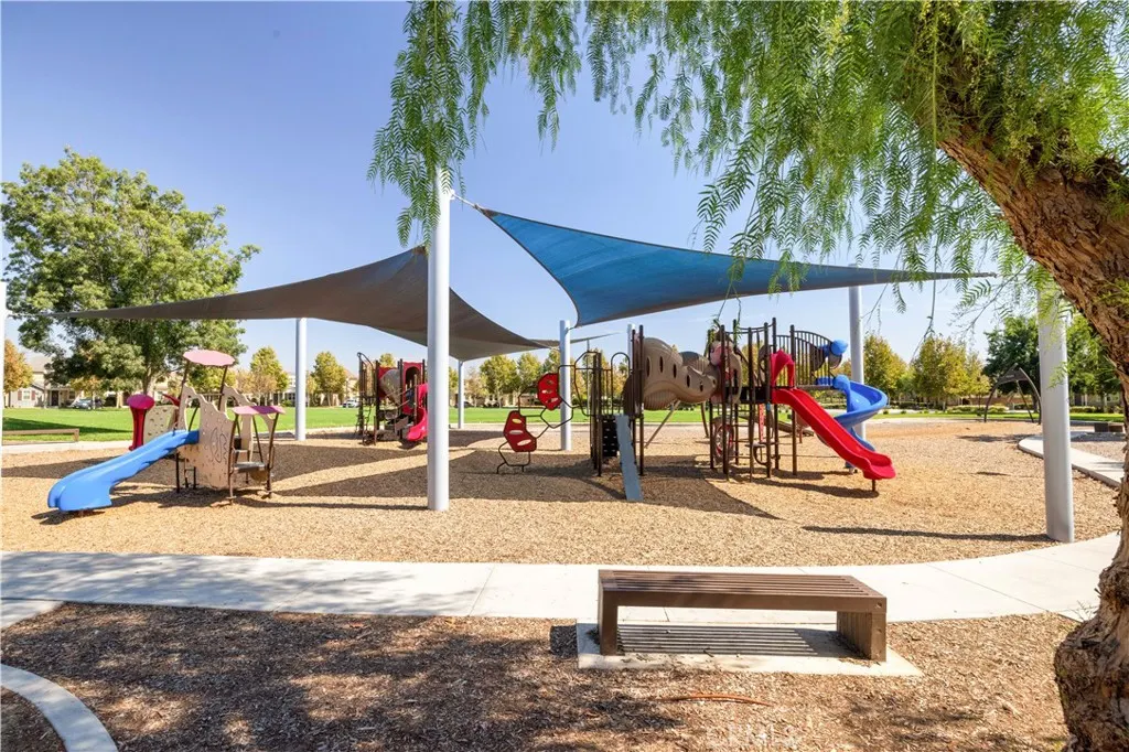 3363 E Pine Ridge