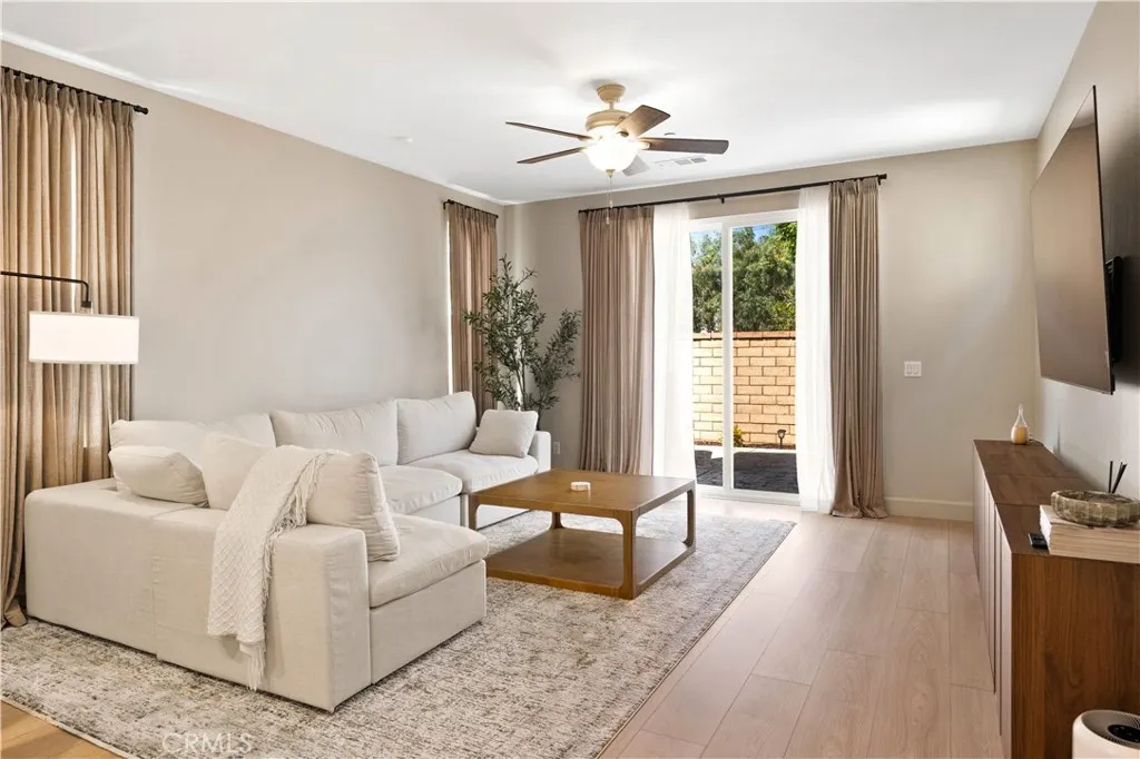 3363 E Pine Ridge