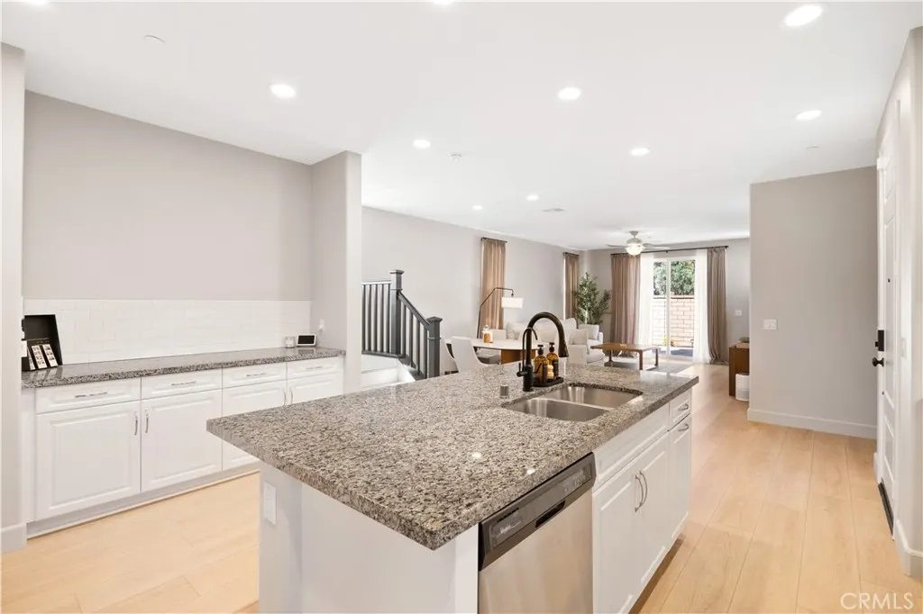 3363 E Pine Ridge