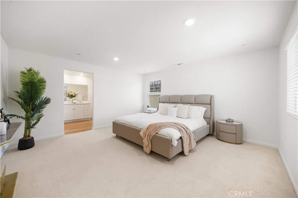 4140 E. Avila Privado