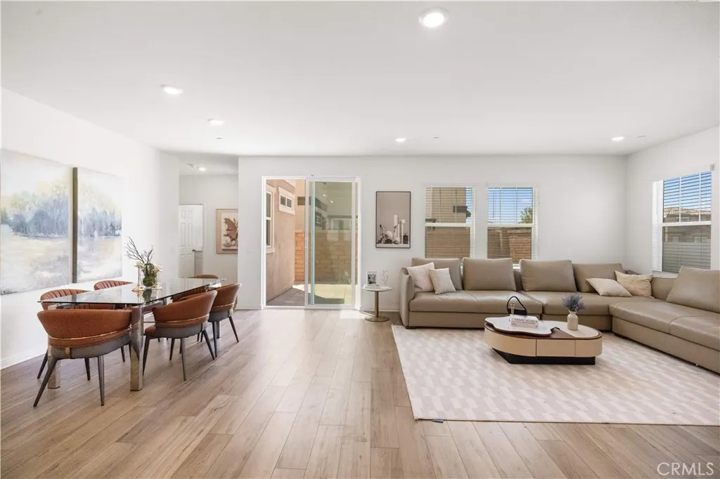 4140 E. Avila Privado
