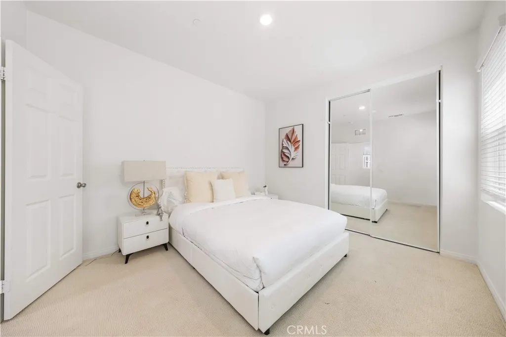 4140 E. Avila Privado