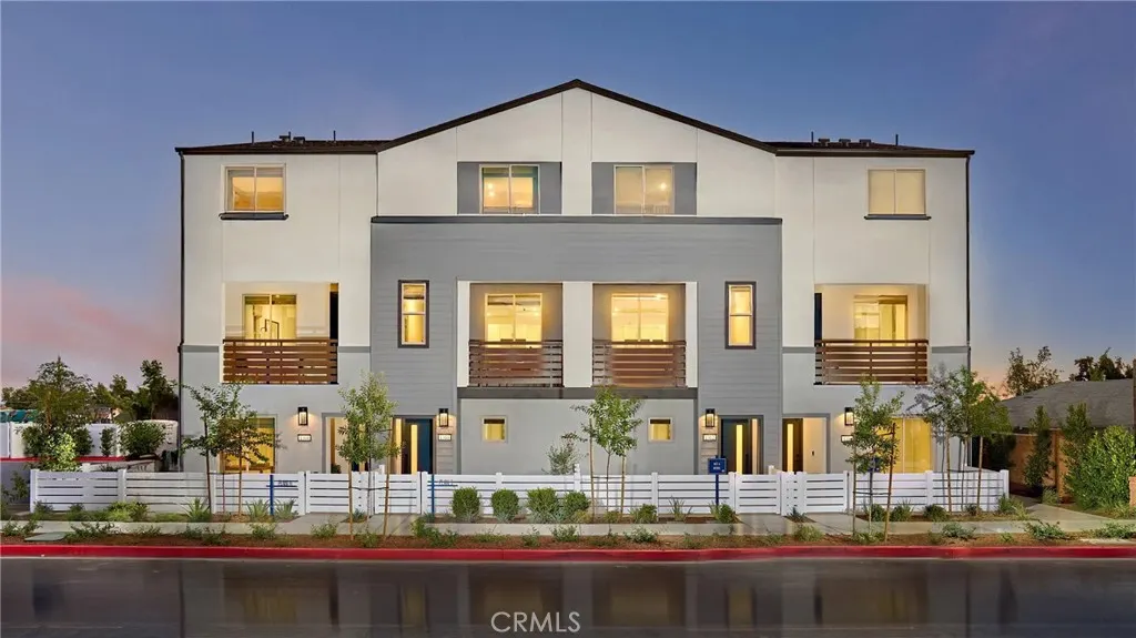 1310 W Oakcrest Paseo