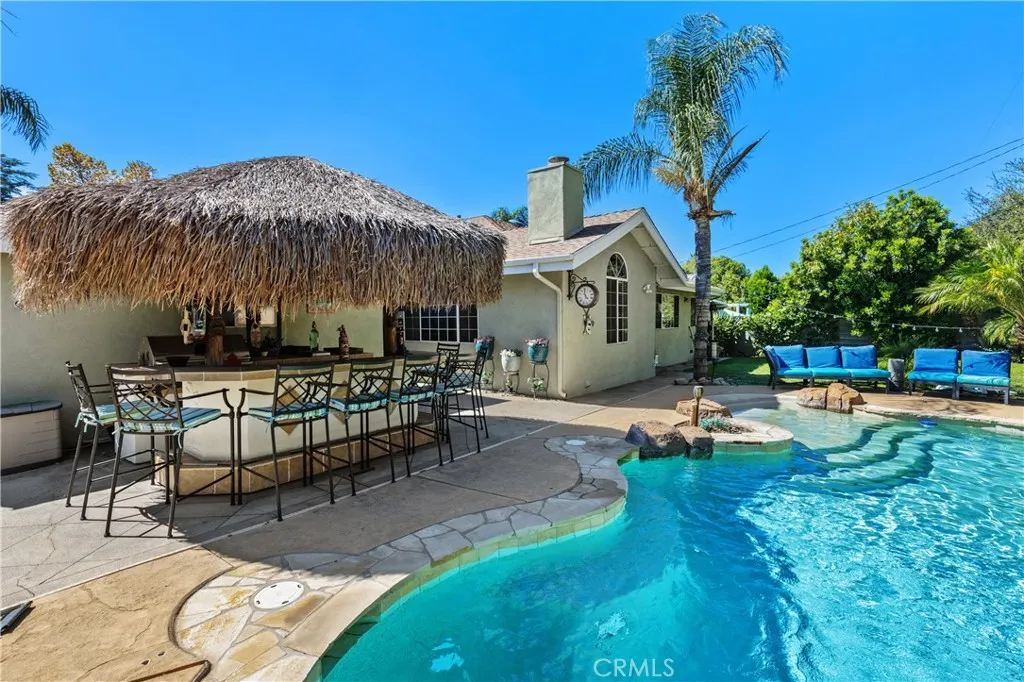 611 E Foothill Blvd