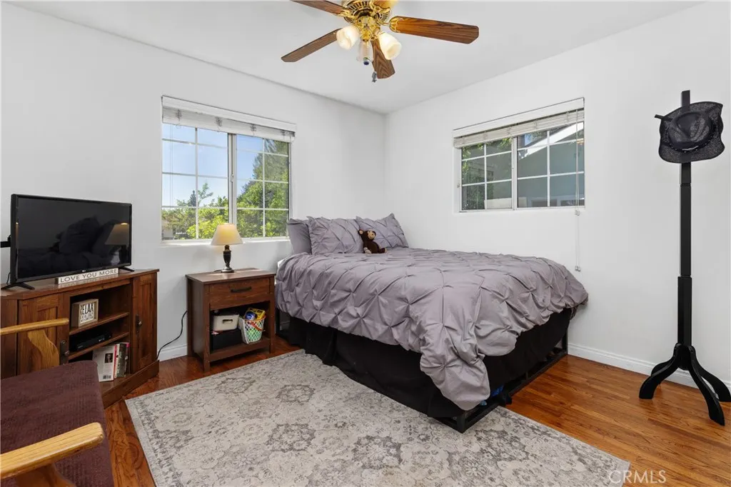 611 E Foothill Blvd