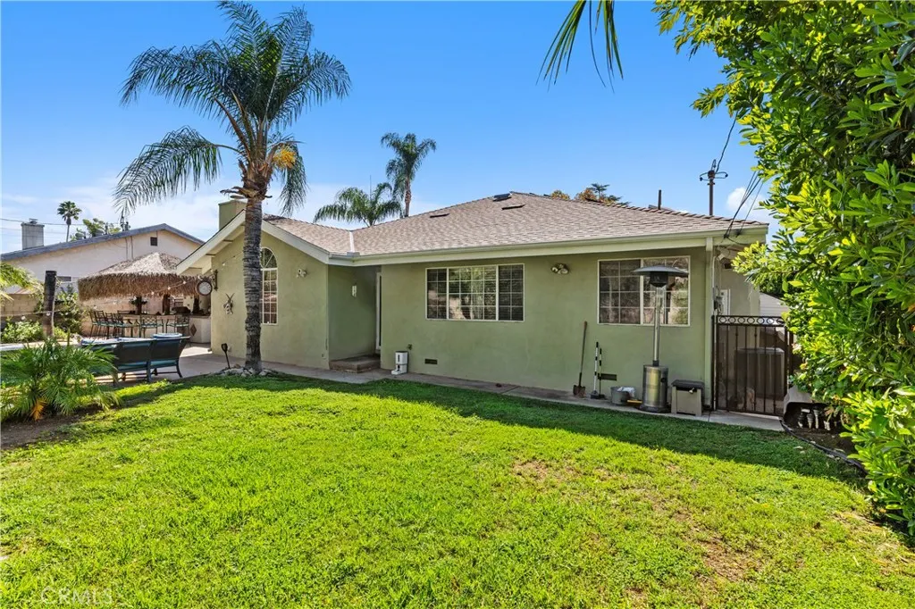 611 E Foothill Blvd