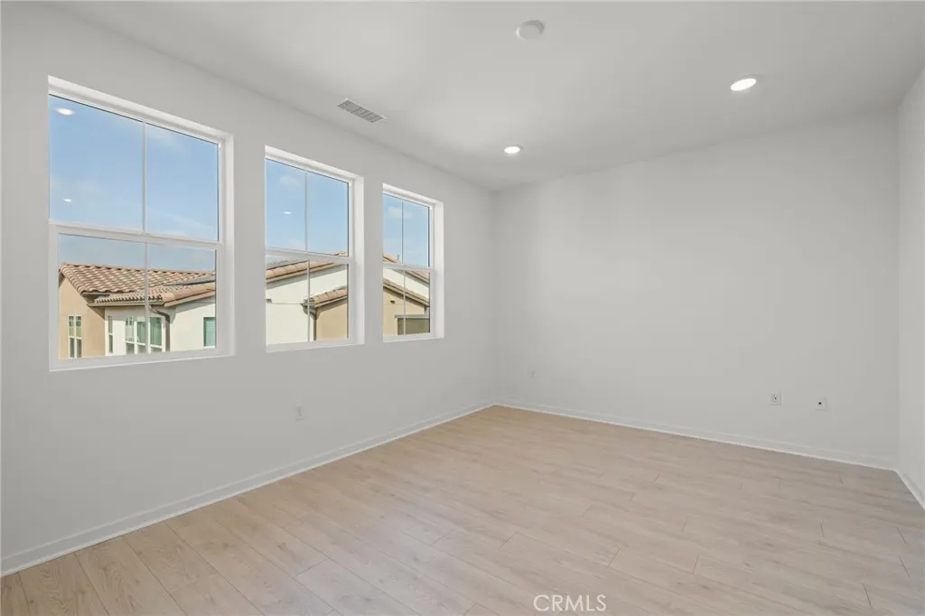 463 Paradiso Place