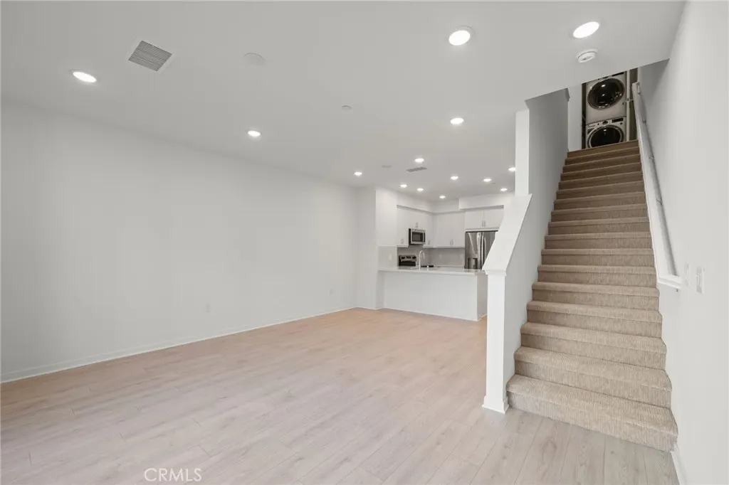 463 Paradiso Place