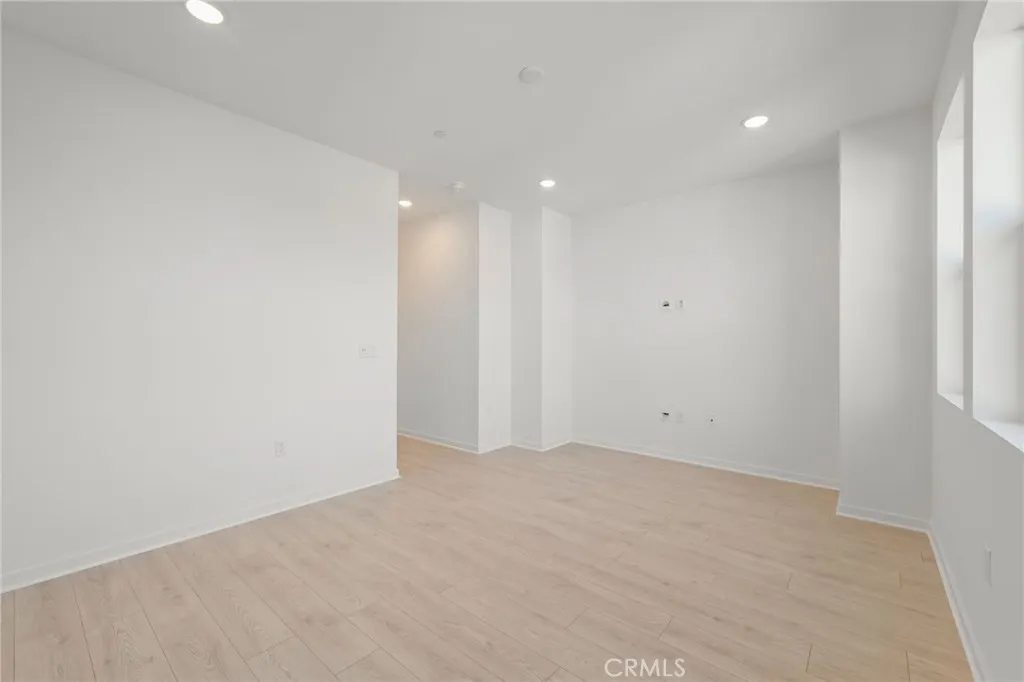 463 Paradiso Place