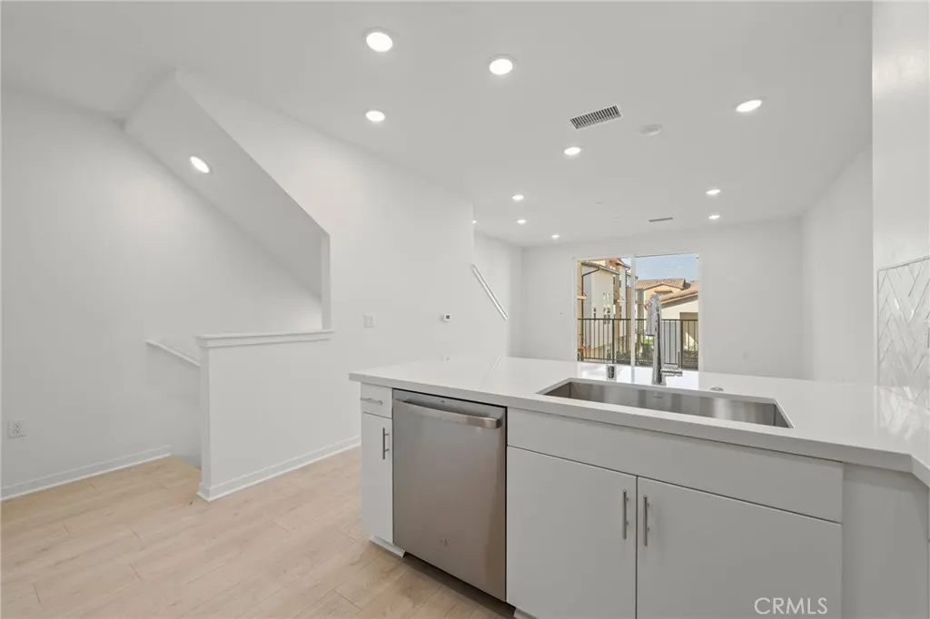463 Paradiso Place