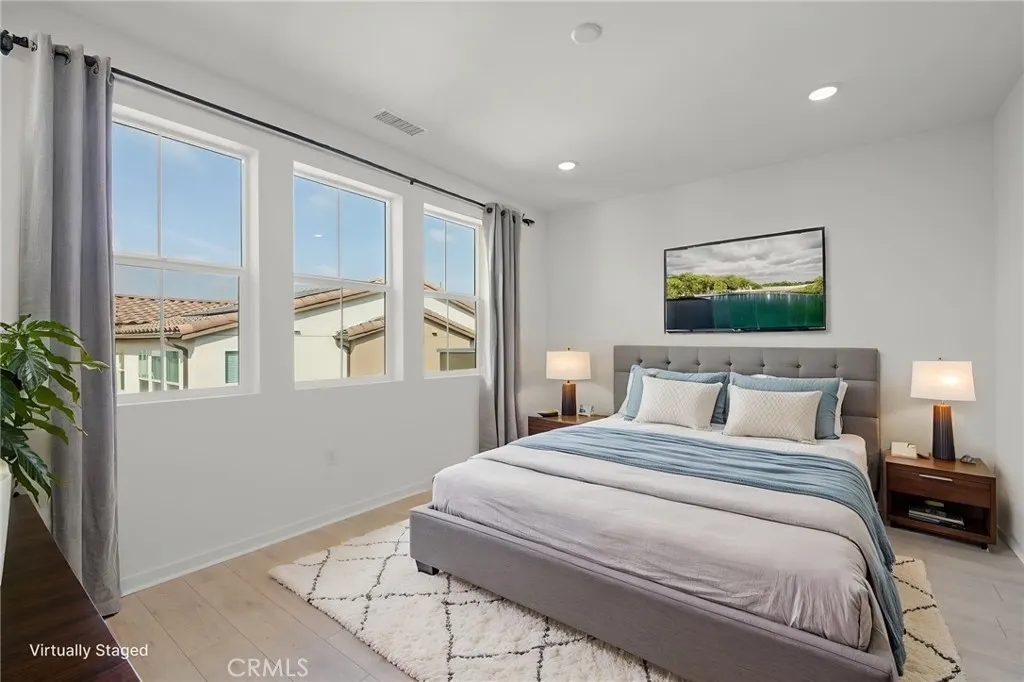 463 Paradiso Place