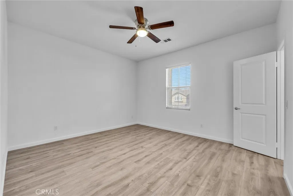 5087 S Centennial