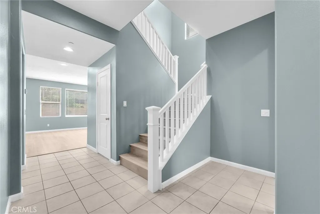 5087 S Centennial