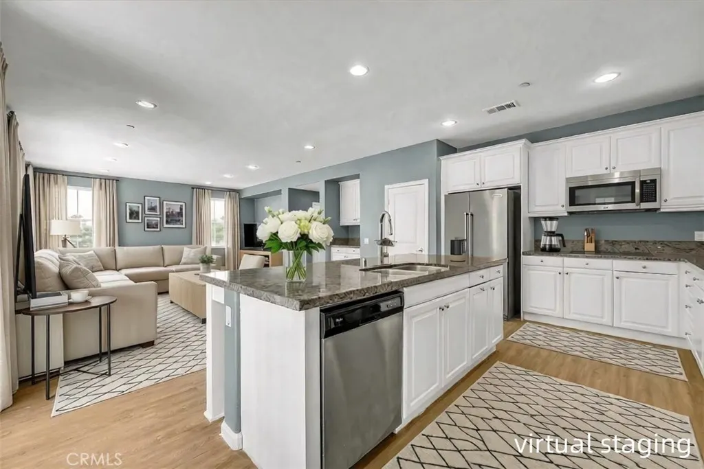 5087 S Centennial