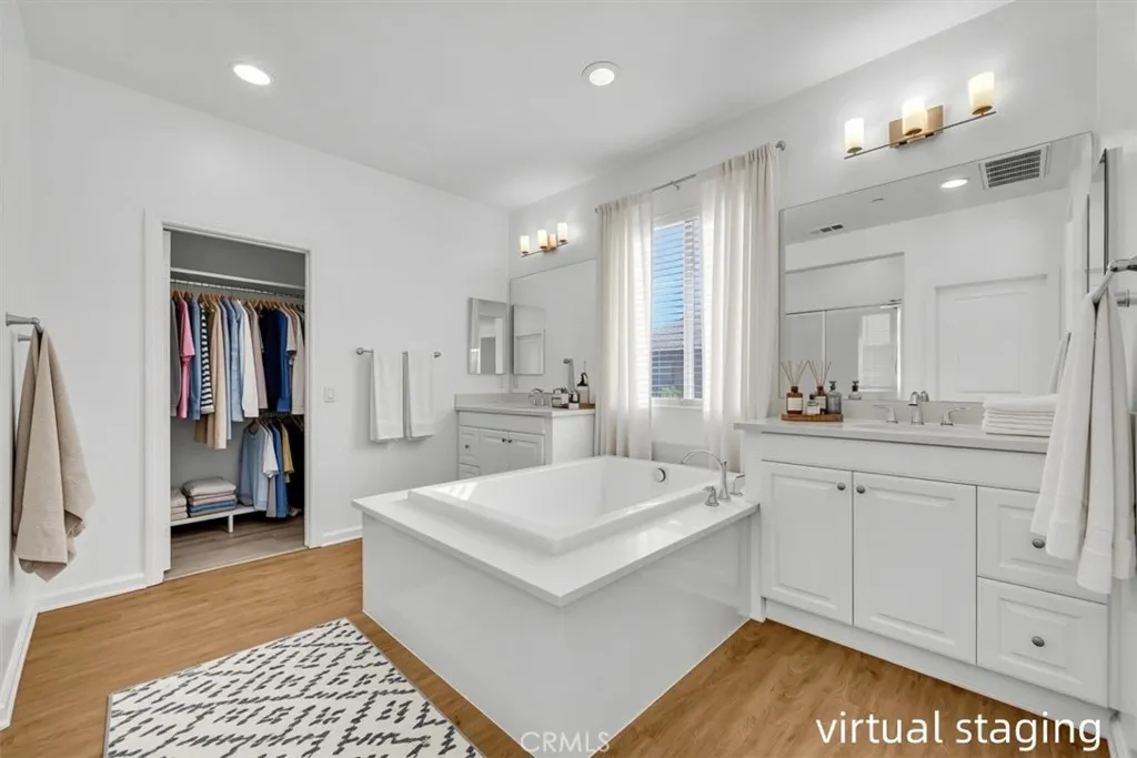 5087 S Centennial