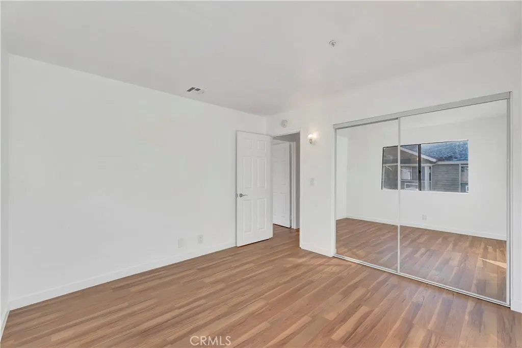 609 E Phillips