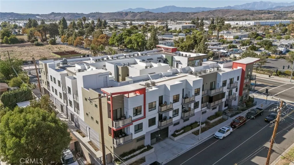 1300 W Mission Boulevard #1-33