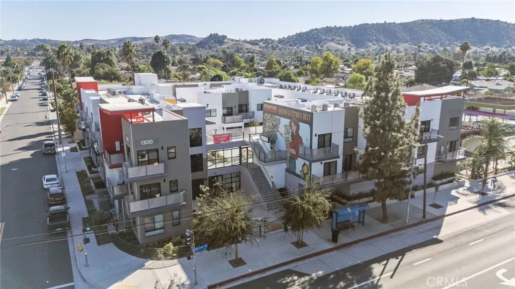 1300 W Mission Boulevard #1-33
