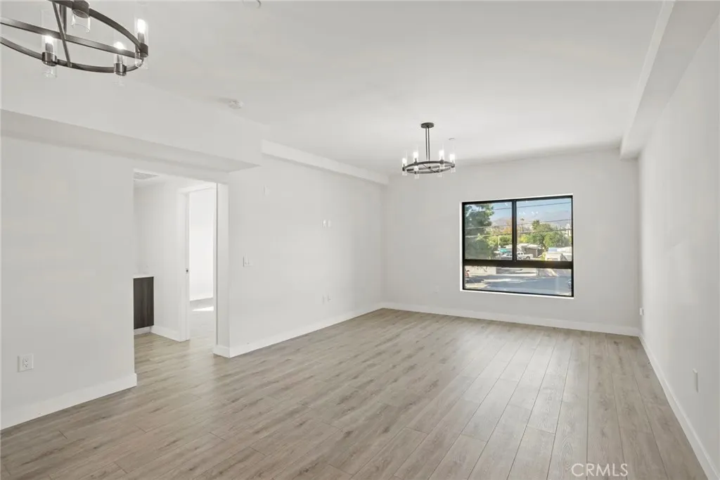 1300 W Mission Boulevard #1-33