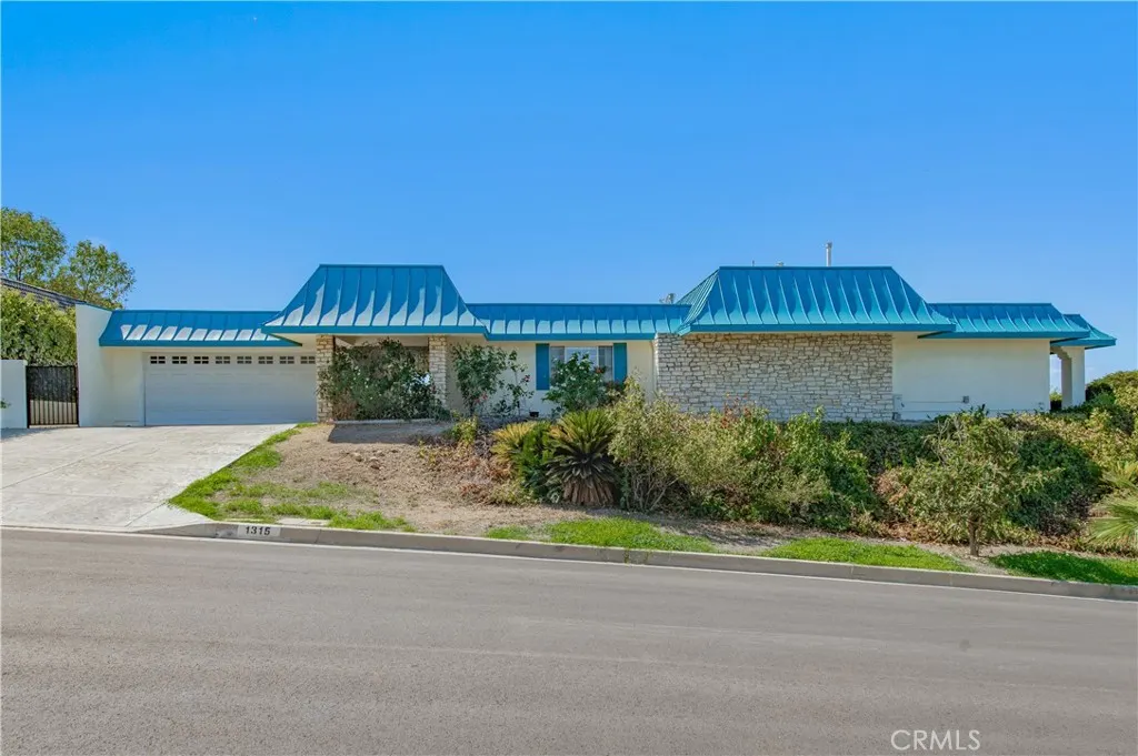 1315 S Golden Vista Drive
