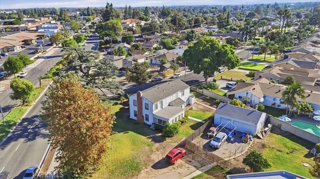 604 E Barbara