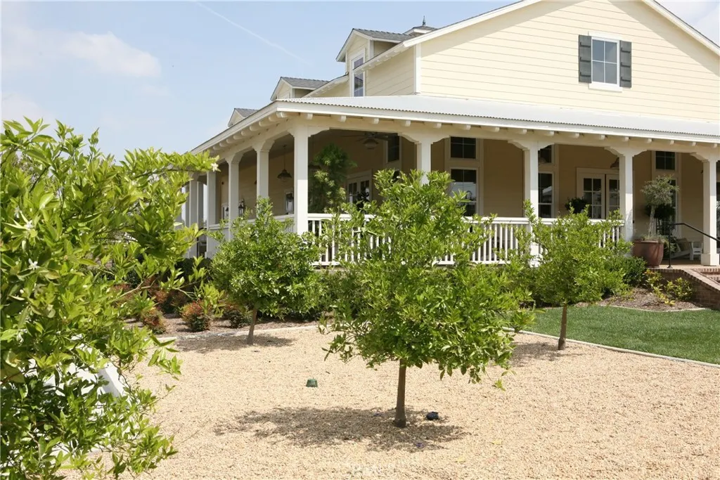 3948 E. Emory Lane